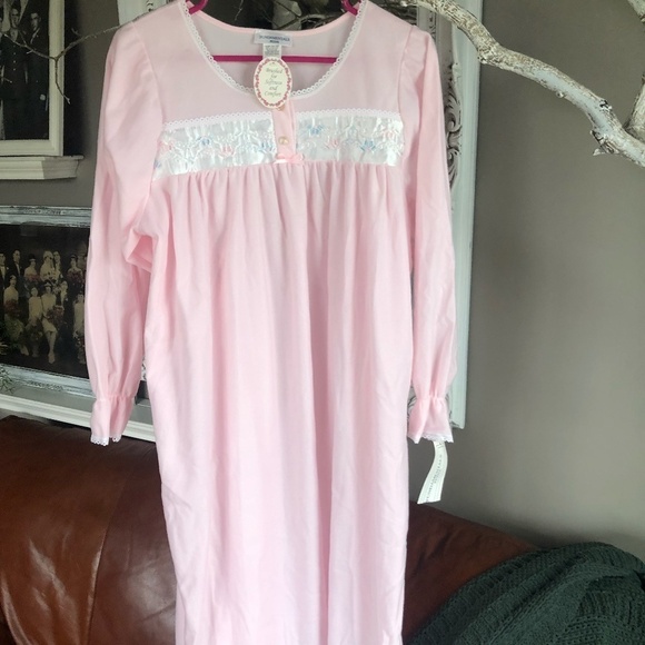 VINTAGE SEARS FUNDAMENTALS  PINK SOFT LONG SLEEVE NIGHTGOWN PETITE MED. NWT - Picture 1 of 8